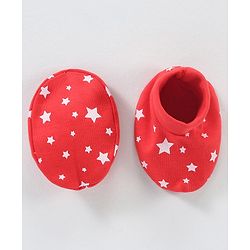 Babyhug 100% Cotton Cap Mittens & Booties Star Print Red - Circumference 38 cm