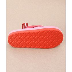 Cute Walk by Babyhug Flip Flops Star Print - Pink
