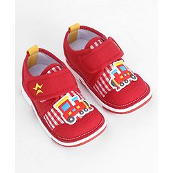 Cute Walk by Babyhug Casual Shoe With Velcro Closure Engine Patch - Red