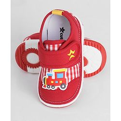 Cute Walk by Babyhug Casual Shoe With Velcro Closure Engine Patch - Red