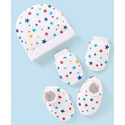 Babyhug 100% Cotton Stars Printed Cap Mittens & Booties - Cap Diameter 13 cm