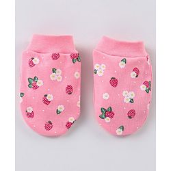Babyhug 100% Cotton Cap Mittens & Booties Strawberry Printed - Diameter 11 cm
