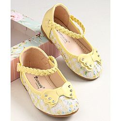 Cute Walk by Babyhug Velcro Closure Bellies With Bow Applique- Yellow