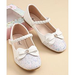 Cute Walk By Babyhug Bellies With Velcro Closure - White