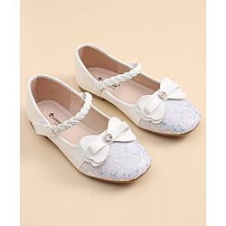 Cute Walk By Babyhug Bellies With Velcro Closure - White