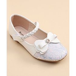Cute Walk By Babyhug Bellies With Velcro Closure - White