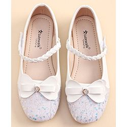 Cute Walk By Babyhug Bellies With Velcro Closure - White