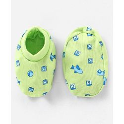 Babyhug 100% Cotton Cap Mittens And Booties Set Airplane Pattern Green - Diameter 12.5 cm
