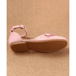 Cute Walk by Babyhug Bellies with Buckle Closure Floral Applique - Pink