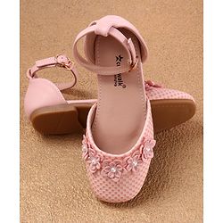 Cute Walk by Babyhug Bellies with Buckle Closure Floral Applique - Pink