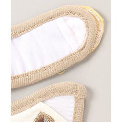 Babyhug Bib Velcro Closure Giraffe Embroidery - White And Brown