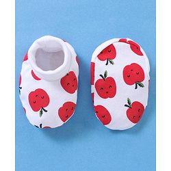 Babyhug 100% Cotton Cap Mittens & Booties Apple Print White- Diameter 11 cm
