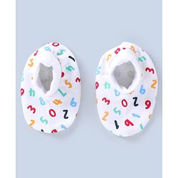 Babyhug 100% Cotton Mittens & Booties Set Numbers Print - White