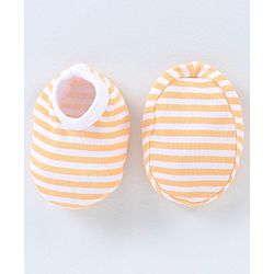Babyhug 100% Cotton Half Sleeves Onesies with Leggings and Cap Mittens Booties Dino & Striped Print - Multicolour
