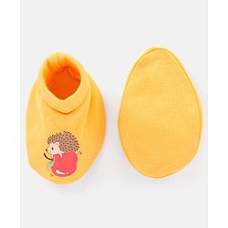 Babyhug 100% Cotton Cap Mittens & Booties With Porcupine Print -Yellow