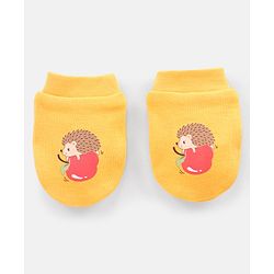 Babyhug 100% Cotton Cap Mittens & Booties With Porcupine Print -Yellow