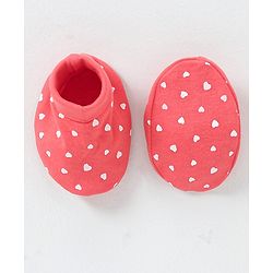 Babyhug 100% Cotton Cap Mittens & Booties Heart Print Red - Diameter 15 cm