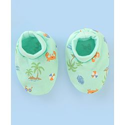 Babyhug 100% Cotton Cap Mittens & Booties Beach Print - Diameter 11 cm