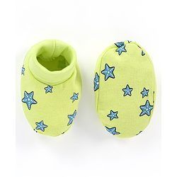 Babyhug 100% Cotton Cap Mittens & Booties Star Fish Print Green- Diameter 12.5 cm
