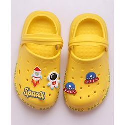 Cute Walk by Babyhug Teddy Applique Clogs with Back Strap - Yellow