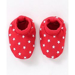 Babyhug 100% Cotton Cap Mittens & Booties Star Print Red - Cap Diameter 9.5 cm