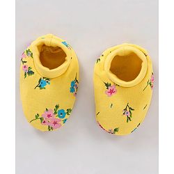 Babyhug 100% Cotton Cap Mittens And Booties Floral Print Yellow - Diameter 9 cm