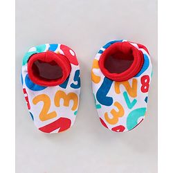 Babyhug 100% Cotton Cap Mittens And Booties Numbers Print Red - Cap Diameter 9 cm
