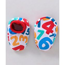 Babyhug 100% Cotton Cap Mittens And Booties Numbers Print Red - Cap Diameter 10.5 cm