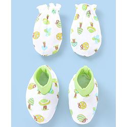 Babyhug 100% Cotton Mittens And Booties Set Mushroom Printed - White