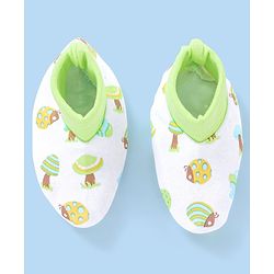 Babyhug 100% Cotton Mittens And Booties Set Mushroom Printed - White
