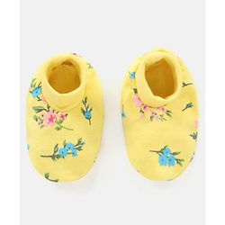 Babyhug 100% Cotton Mittens and Booties Floral Print - Yellow
