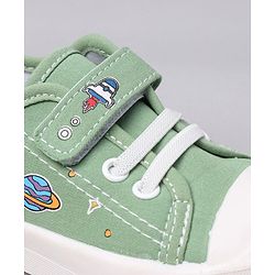 Cute Walk by Babyhug Velcro Closure Casual Shoes with Astro Graphics - Green