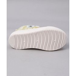 Cute Walk by Babyhug Velcro Closure Casual Shoes - Off White