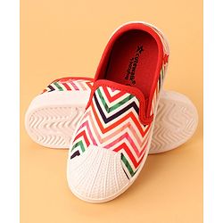 Cute Walk by Babyhug Slip On Chevron Printed Causal Shoes - Red