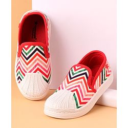 Cute Walk by Babyhug Slip On Chevron Printed Causal Shoes - Red