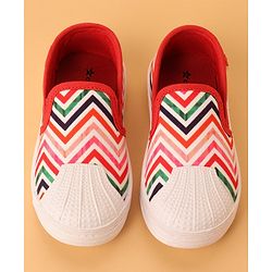 Cute Walk by Babyhug Slip On Chevron Printed Causal Shoes - Red