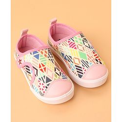 Cute Walk by Babyhug Casual Shoes with Velcro Closure Geometric Pattern - Pink