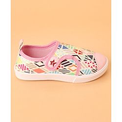 Cute Walk by Babyhug Casual Shoes with Velcro Closure Geometric Pattern - Pink