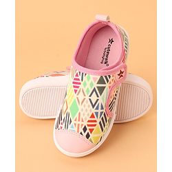 Cute Walk by Babyhug Casual Shoes with Velcro Closure Geometric Pattern - Pink