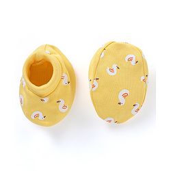 Babyhug 100% Cotton Duck Print Cap Mittens & Booties Set - Yellow