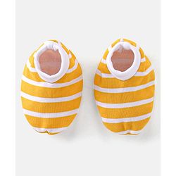 Babyhug 100% Cotton Knit Half Sleeves Onesie with Diaper Pants Cap Mittens & Booties Giraffe Print - Grey & Yellow
