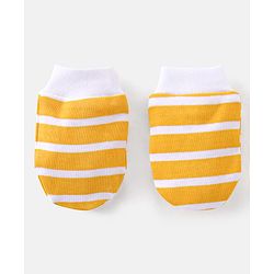 Babyhug 100% Cotton Knit Half Sleeves Onesie with Diaper Pants Cap Mittens & Booties Giraffe Print - Grey & Yellow