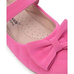 Cute Walk by Babyhug Bellies with Velcro Closure with Bow Applique - Pink