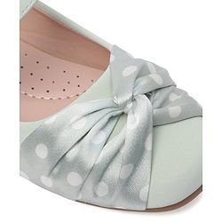 Cute Walk by Babyhug Bellies with Velcro Closure with Applique - Beige