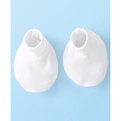 Babyhug 100% Cotton Knit Solid Color Cap Mittens & Booties White - Diameter 9 cm