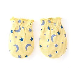 Babyhug 100% Cotton Cap Mittens & Booties Moon & Stars Print Yellow- Diameter 9.5 cm