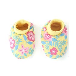 Babyhug 100% Cotton Cap Mittens & Booties Floral Print- Yellow