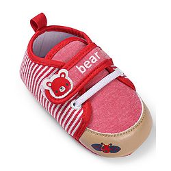 Cute Walk by Babyhug Booties with Velcro Closure Bear Applique  - Red