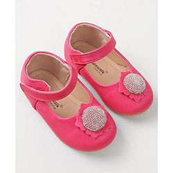 Cute Walk by Babyhug Bellies With Velcro Closure & Floral Applique - Pink