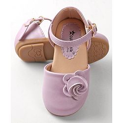 Cute Walk by Babyhug Bellies With Buckle Closure & Floral Applique - Red